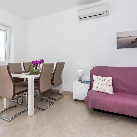 Villa Mirta Тисно Екстериор снимка
