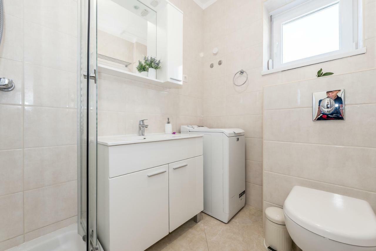 Villa Mirta Тисно Екстериор снимка