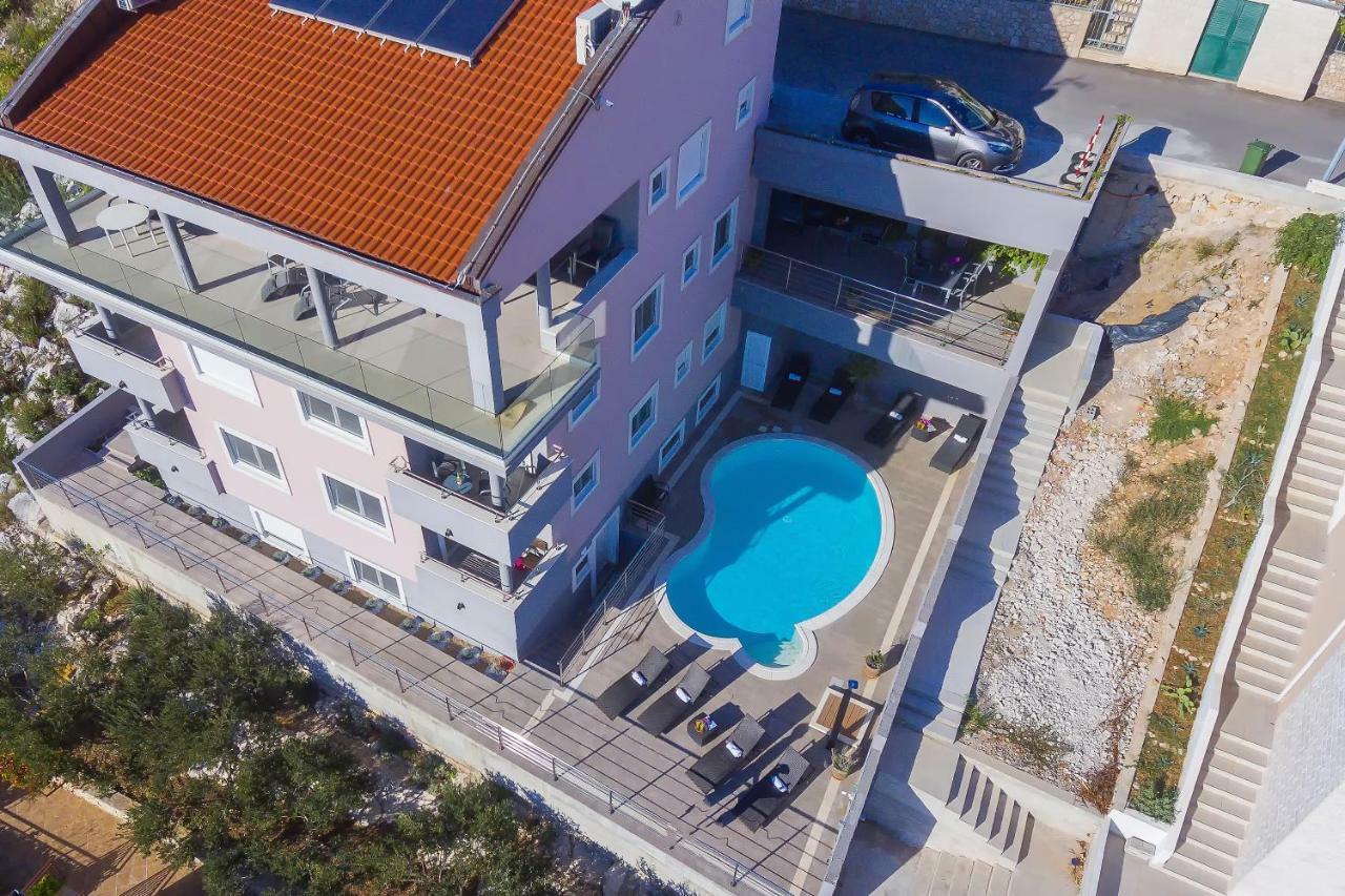 Villa Mirta Тисно Екстериор снимка