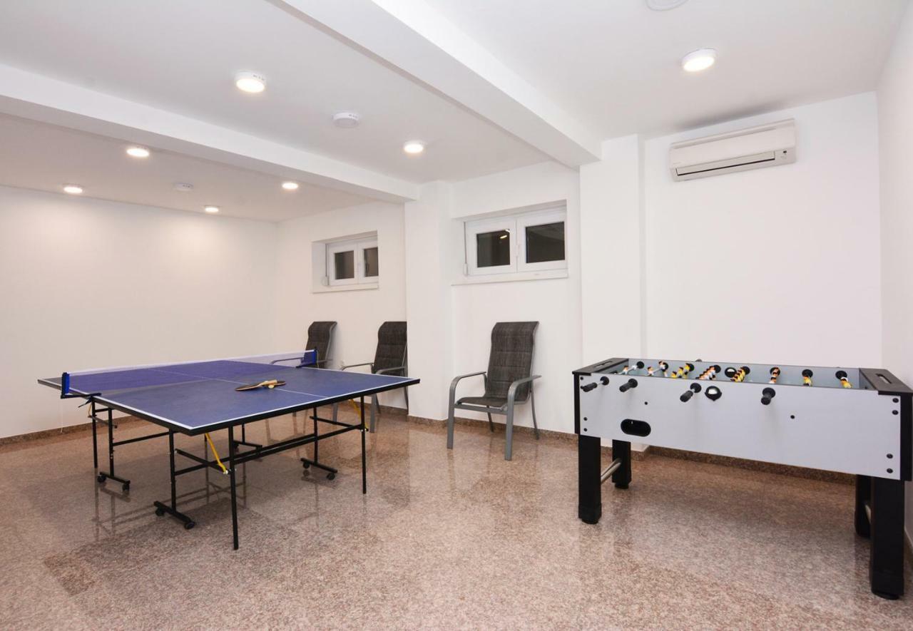 Villa Mirta Тисно Екстериор снимка